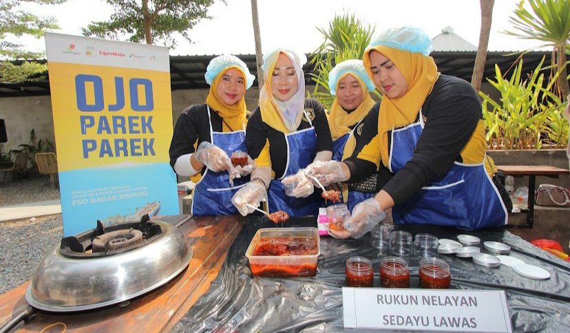 Keseruan Nelayan Pantura Lomba Menyambal dan Olah Hasil Laut Bernilai Jual Tinggi